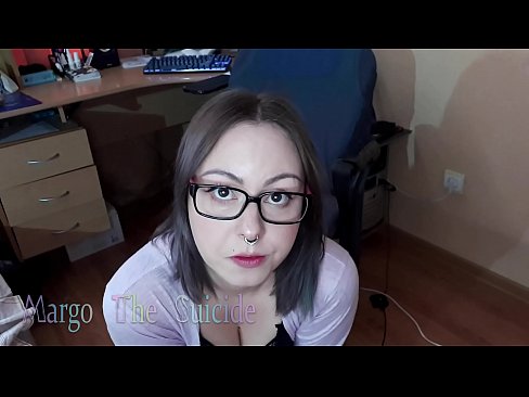 ❤️ Seksi djevojka s naočalama duboko siše dildo na kameri ️❌ Super porno kod nas ️❤